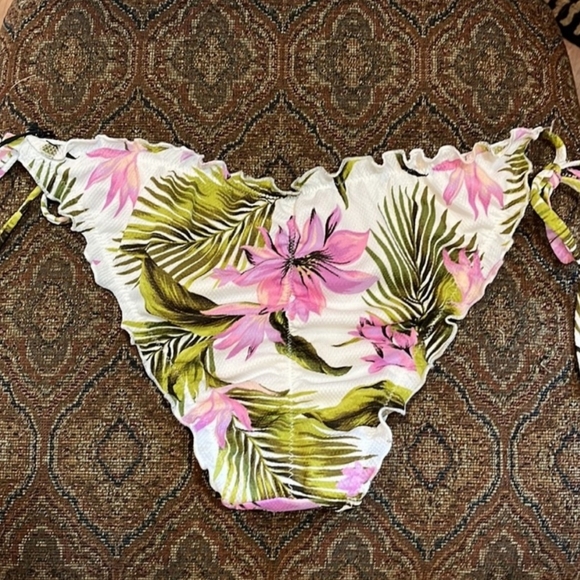 *BOGO*NWT-Shade and Shore - 2 Piece Bikini Set Top-34B-Bottom M8/10 White/Floral - Picture 4 of 11